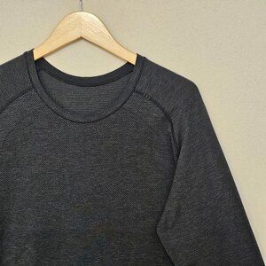 Lululemon Athletica Long Sleeve Tee XL